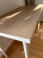 Schreibtisch