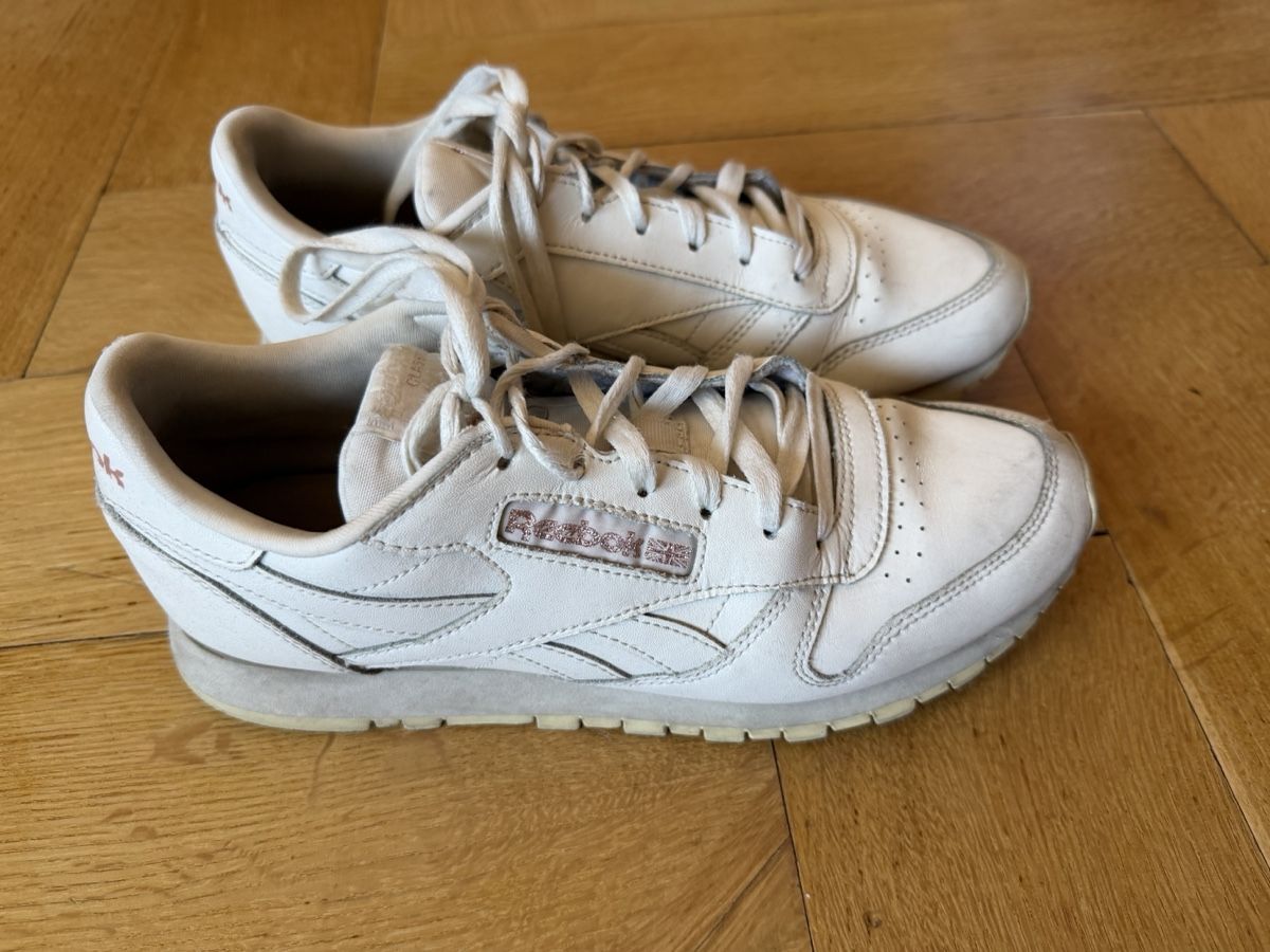 Reebok Chaussures hommes: Reebok Sneakers off-white, 39 – D'occasion à Basel par 1998-lcs