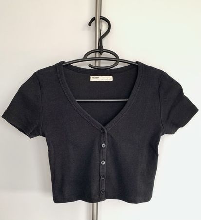 Crop Tops - ZWEI Stück (Schwarz und Weiss)