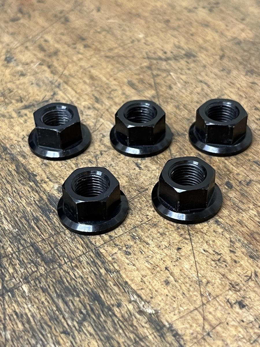 Ducati Tutti i ricambio per moto: 5x Aluminium Muttern M10x1mm, 7075 T6 – Usato da Sirnach venduto da Desmo8
