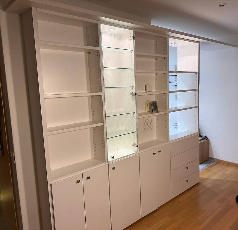 Scaffali: Wandregal mit Licht 2,35 x 2,17 – Usato da Knonau venduto da Gysii 1