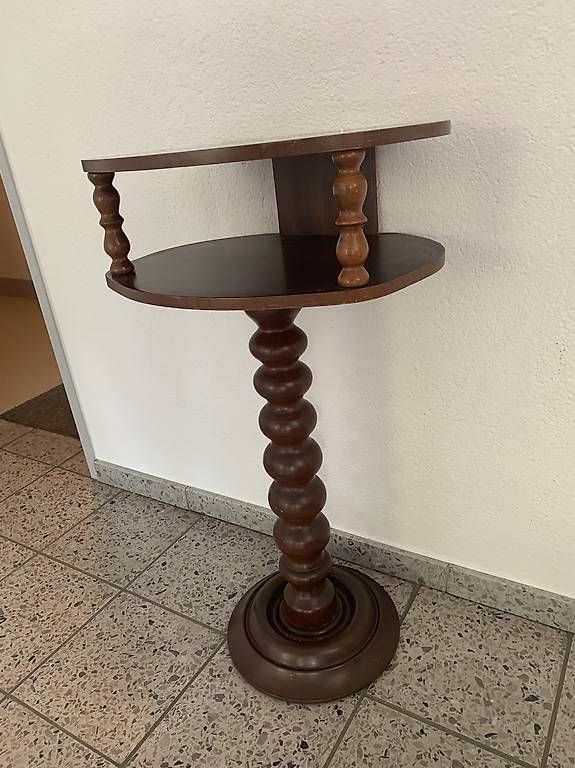 Tavoli: Wunderschöne gedrechselte Blumensäule Holz – Usato da Rothrist venduto da Oddymanliane 1