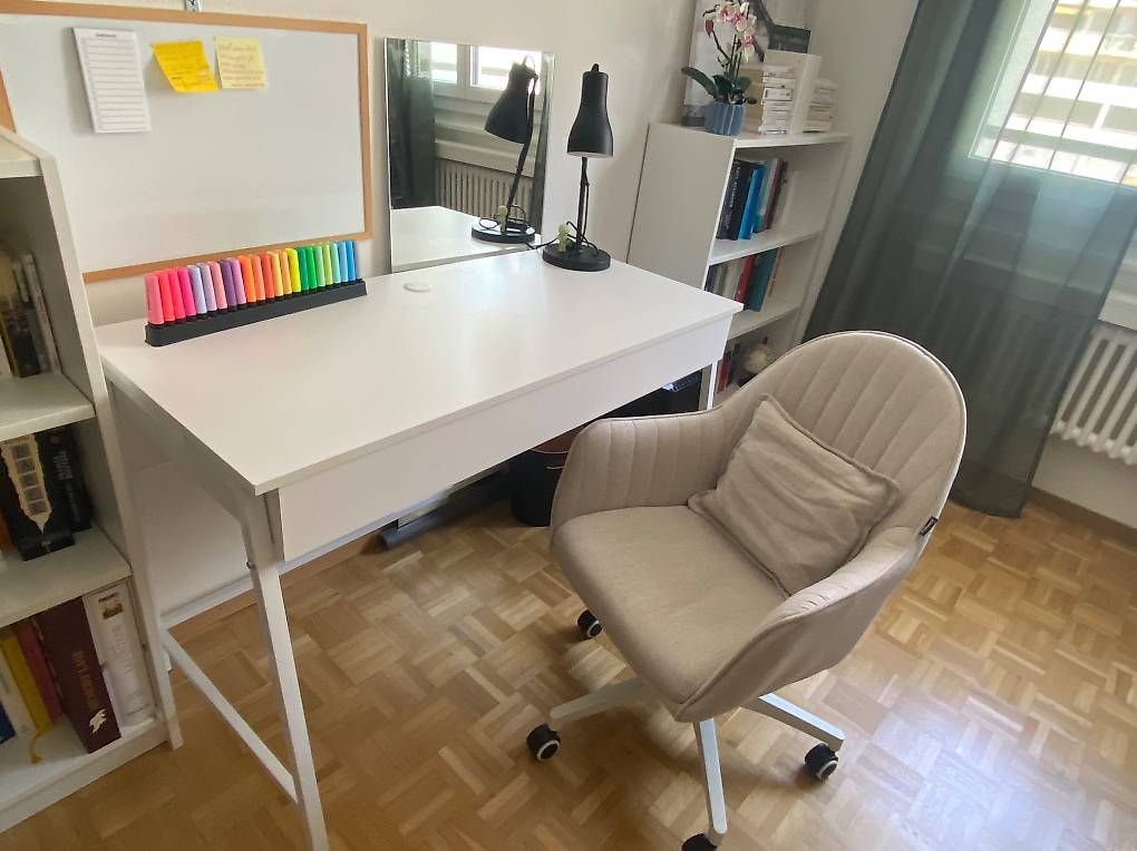 Scrivanie: Bureau et chaise en parfait état  – Usato da Lausanne venduto da mar_55jn 2