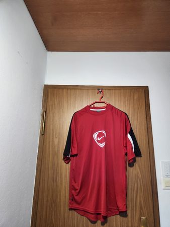 T-shirt Nike rouge taille L 