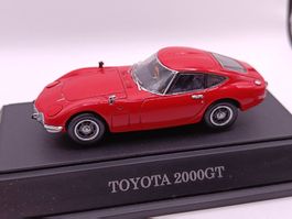 1/43 TOYOTA 2000 GT rot EBBRO Oldies 105