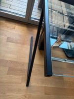 Schreibtisch mit Glasplatte