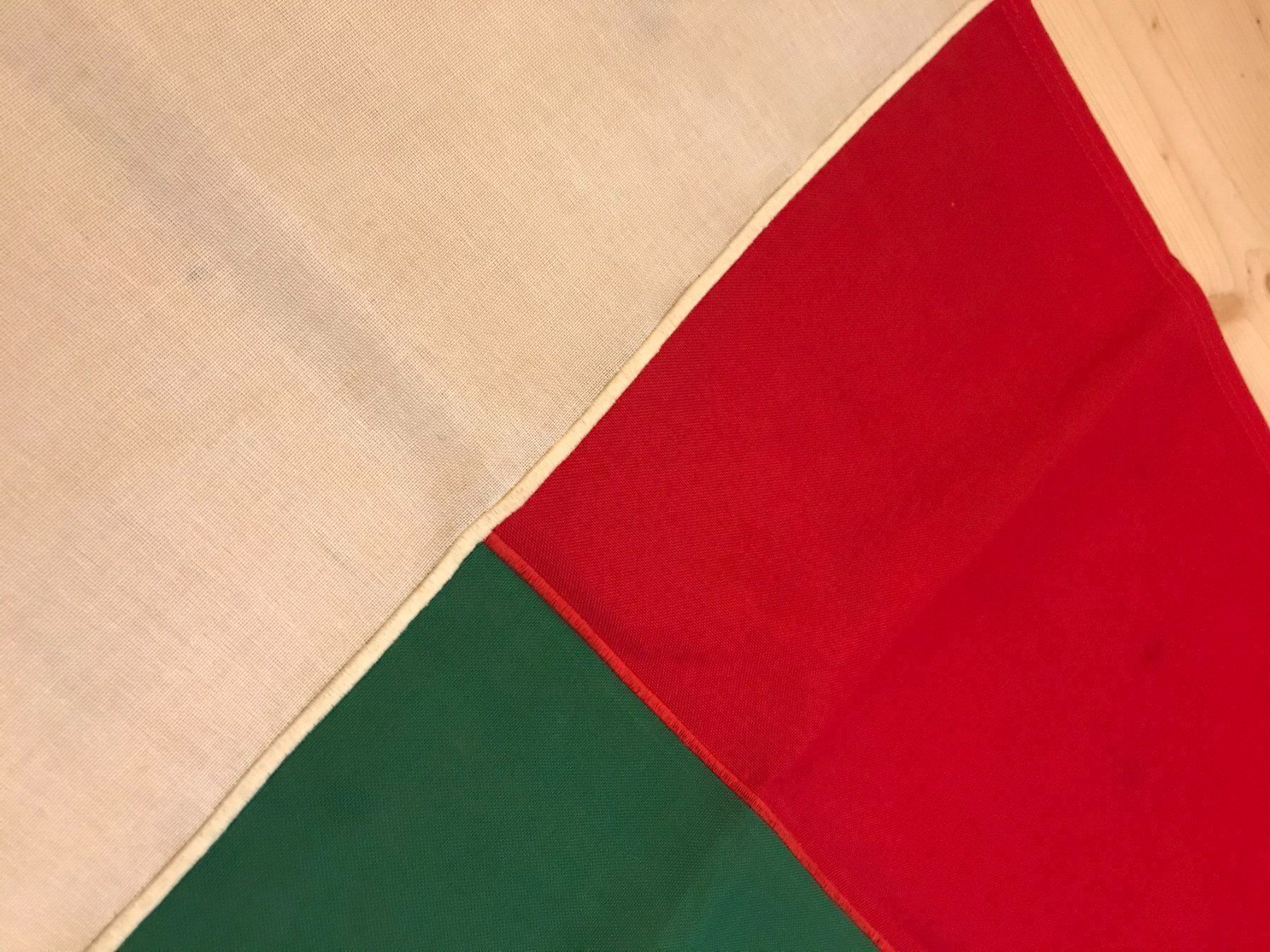Bandiere: Madagaskar Flagge – Usato da Obergoldbach venduto da bstailslide 1