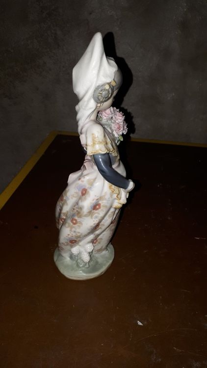 Porzellan Figuren Kaufen auf Ricardo
