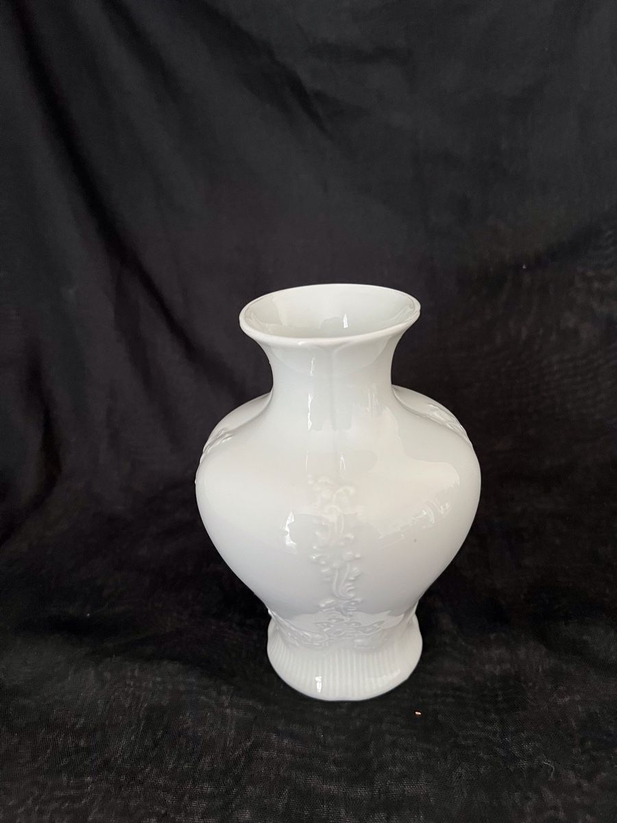 KPM Vasen & Gefässe: Weisse Vase – Gebraucht aus Oftringen von Stukaof