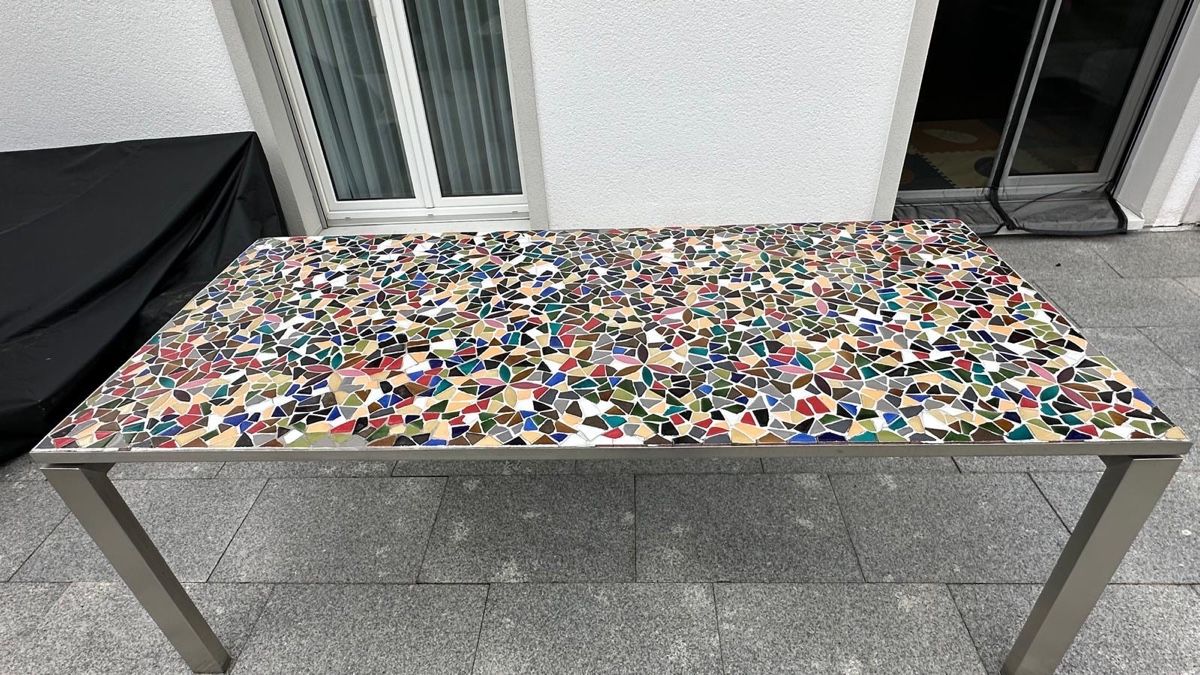 Tavoli: Wunderschöner Mosaik Gartentisch – Usato da Mettmenstetten venduto da Gabriela.Vieira 1