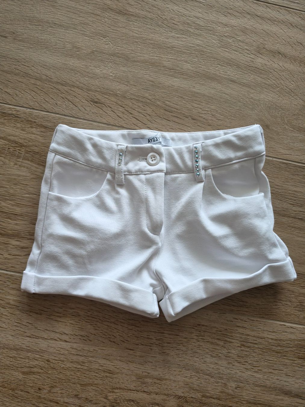 Pantaloni: Mädchen Shorts AYGEY Grösse 3 – Usato da Wohlen AG venduto da dim_rg9y