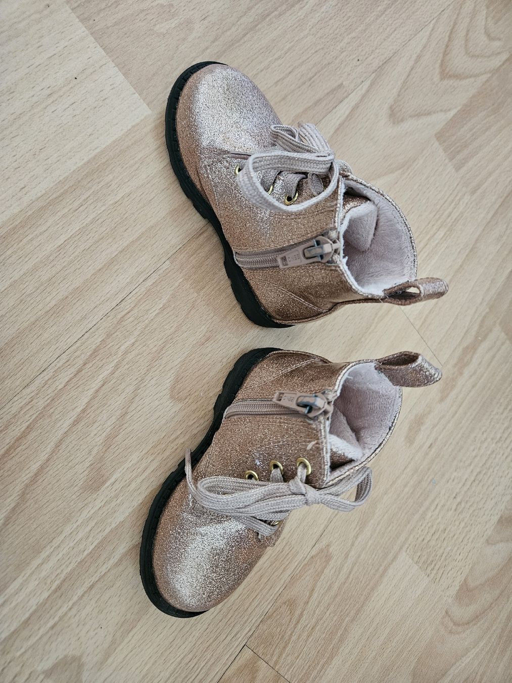 H&M Schuhe für Mädchen: H&M Glitzer Stiefel Gr. 20/21 – Gebraucht aus Zürich von Kris8050 2