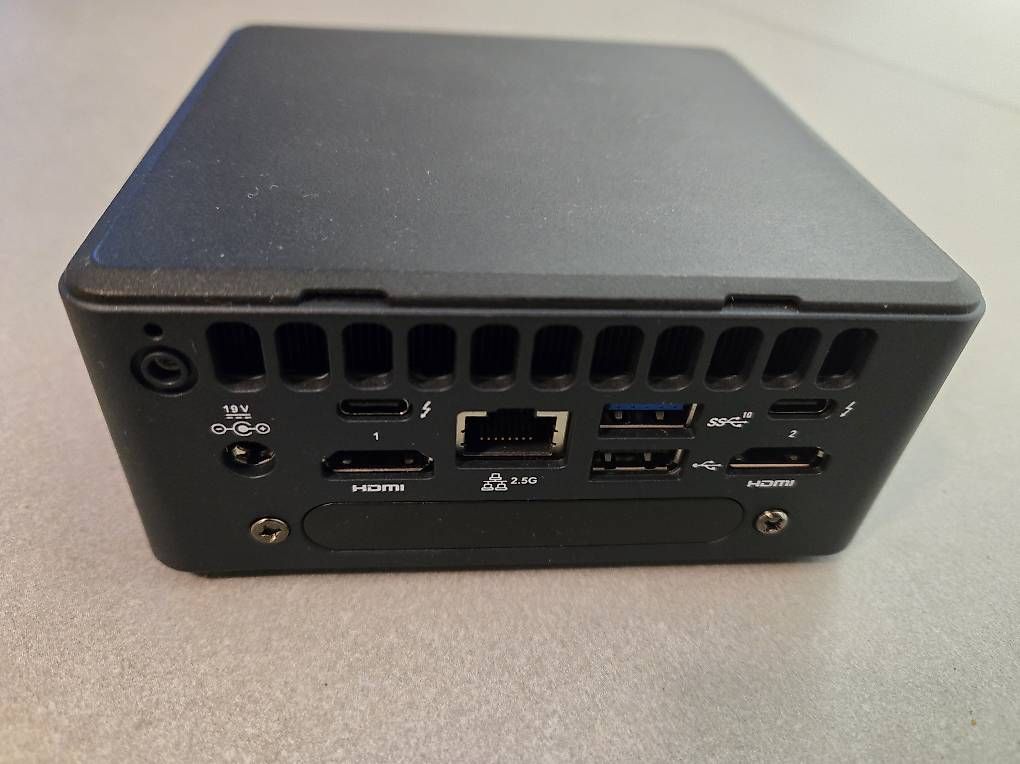 PC: Intel Nuc 2.5G 11Gen i3 Ohne Ram und SSD Mini PC – Usato da St. Gallen venduto da the_2vhr 1