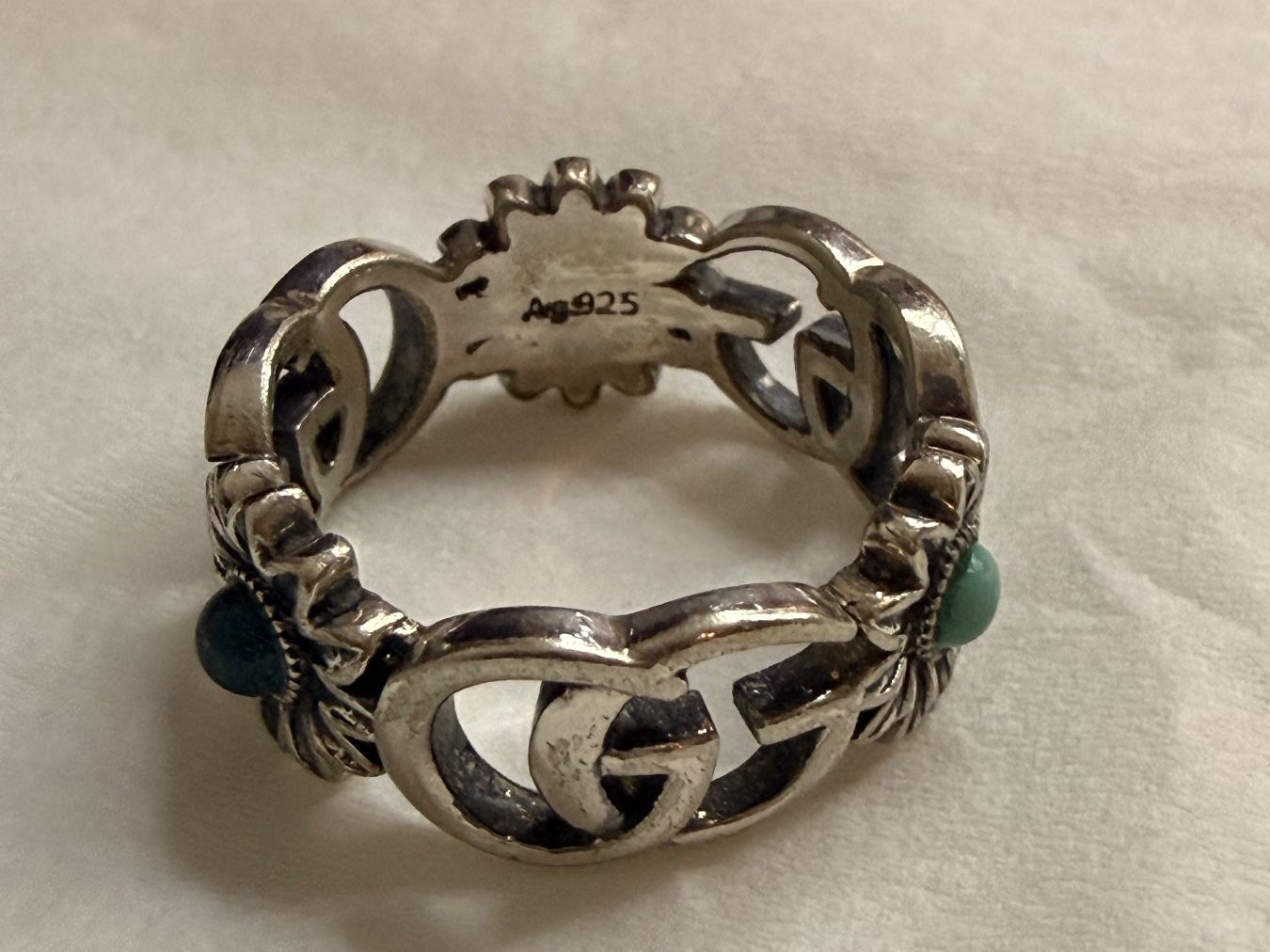 Gucci Anelli: Gucci Ring GG Marmont Blumen Silber – Usato da Biberist venduto da jaquesgaraboto 4