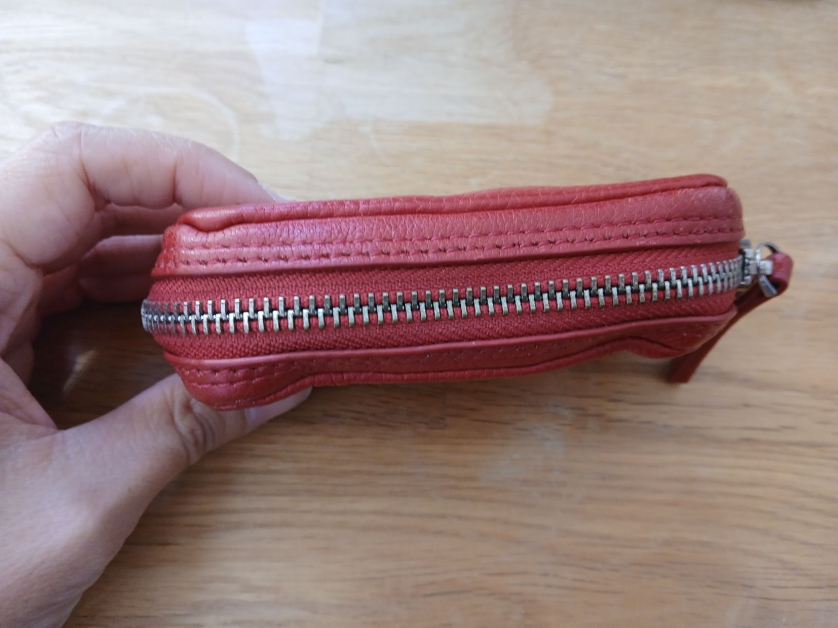 Brieftaschen: Strong Red Leather Coin Purse, Zip Closure - Jost – Gebraucht aus Dübendorf von LoRi-2026 1