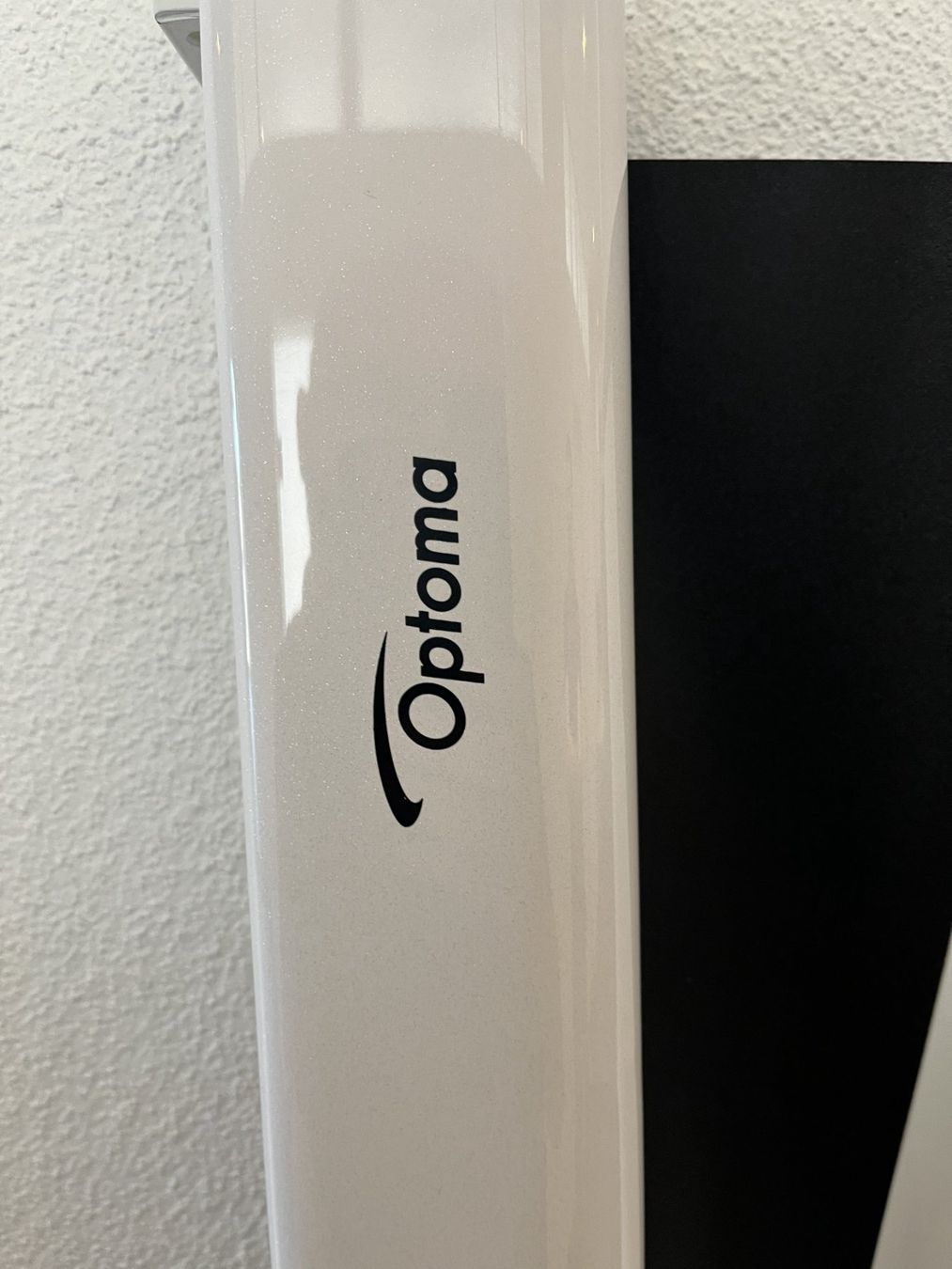 Home Cinema: Optoma Projektionsleinwand 57" defekt – Usato da Rapperswil SG venduto da inf_g7g9 2
