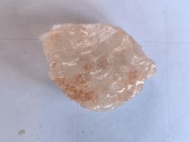 Schöner Rosa Quarz Rohstein Kristall