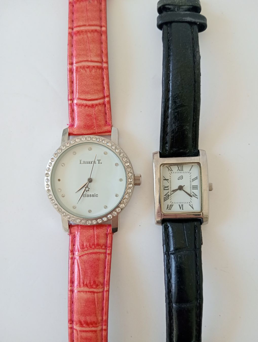 Montres: 2 Damenuhren defekt  – Défectueux à Allschwil par Evgeniia78