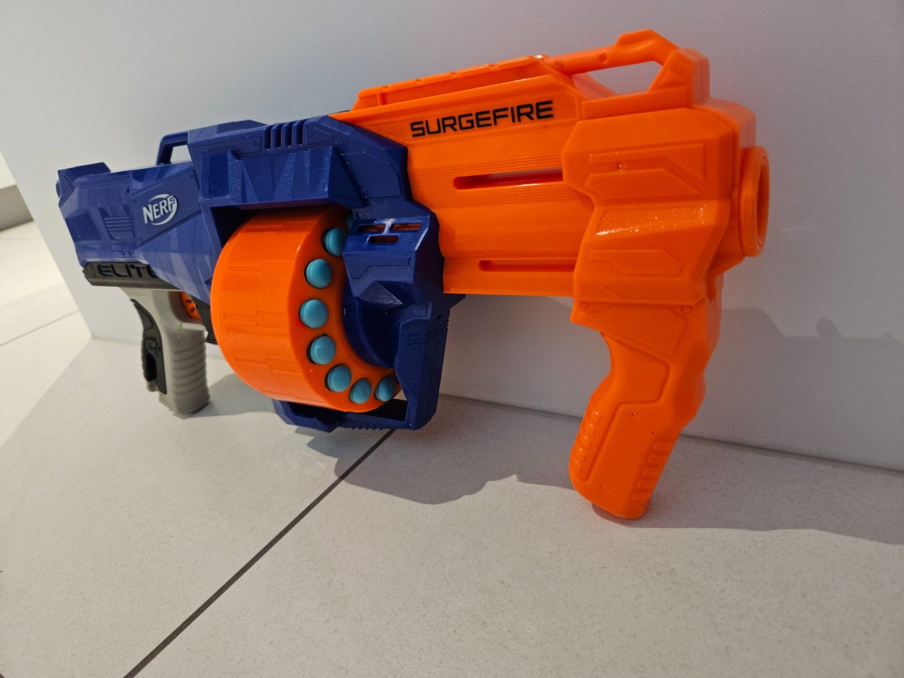 Nerf Giocattoli: NERF Elite SurgeFire – Usato da Oftringen venduto da Mrg3 2