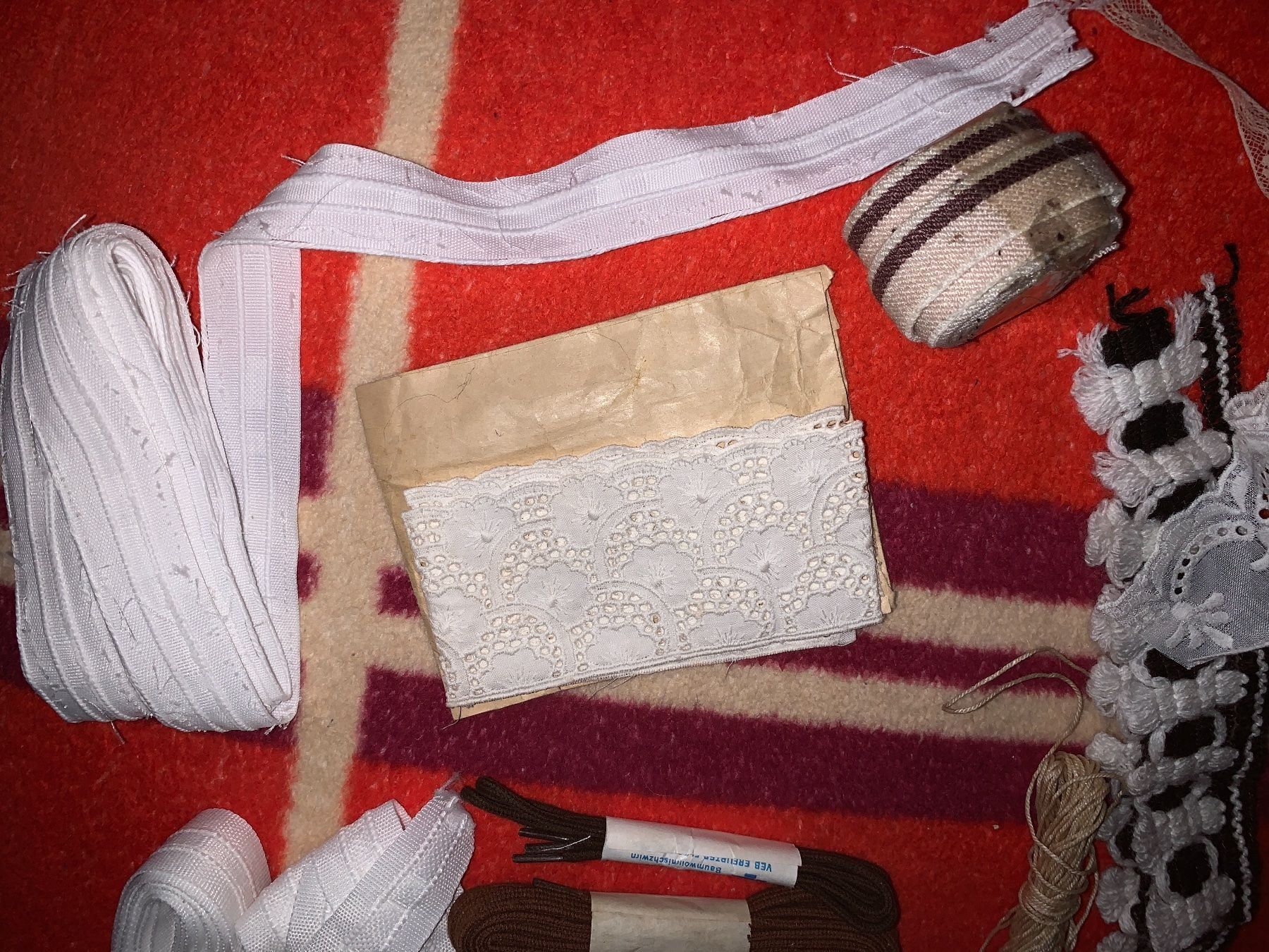 Tessuti: Borte Band spitze durchbrochen 60 Konvolut – Usato da Buchs SG venduto da Billikatze5 3