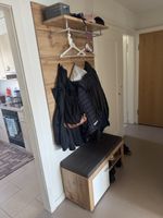 Garderobenpaneel mit Sitzbank Holzoptik guter Zustand 