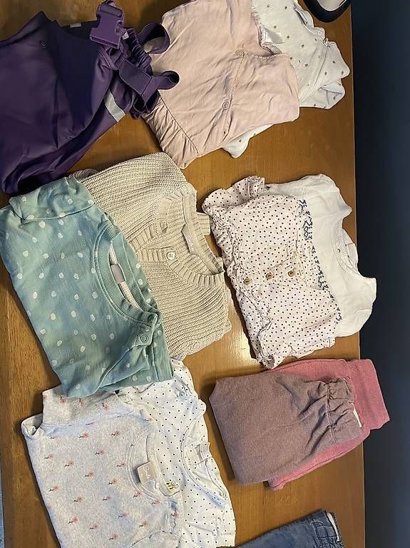 Lotti & Set di vestiti: Diverse Kleider 72/80 – Usato da Grenchen venduto da nudj1