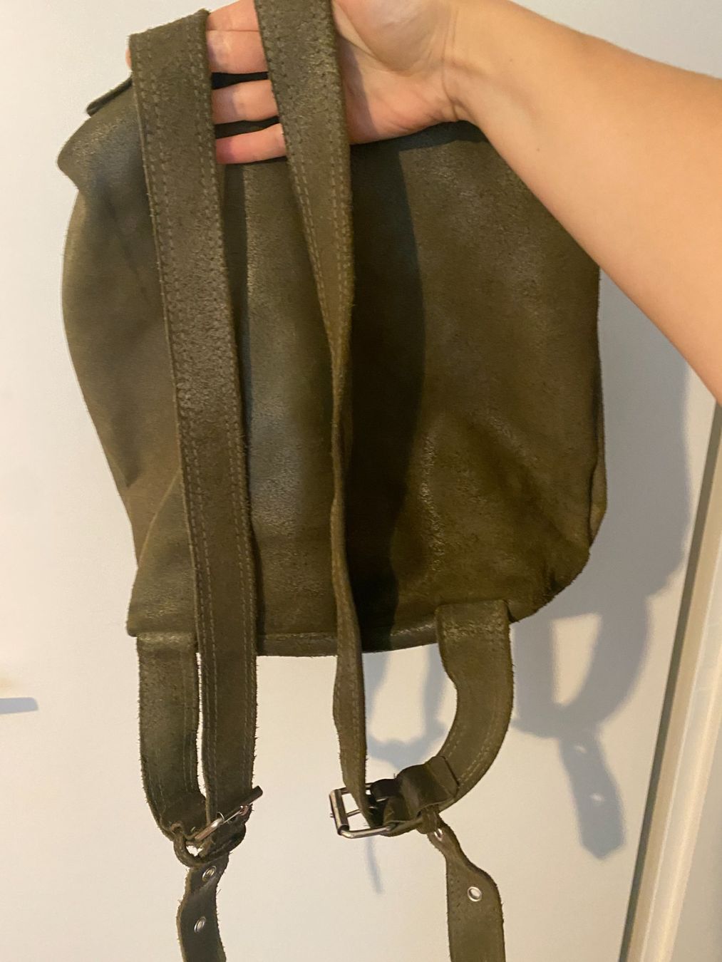 Zaini: Robuster Leder Rucksack olivgrün – Usato da Thalwil venduto da gb_ea2000 2