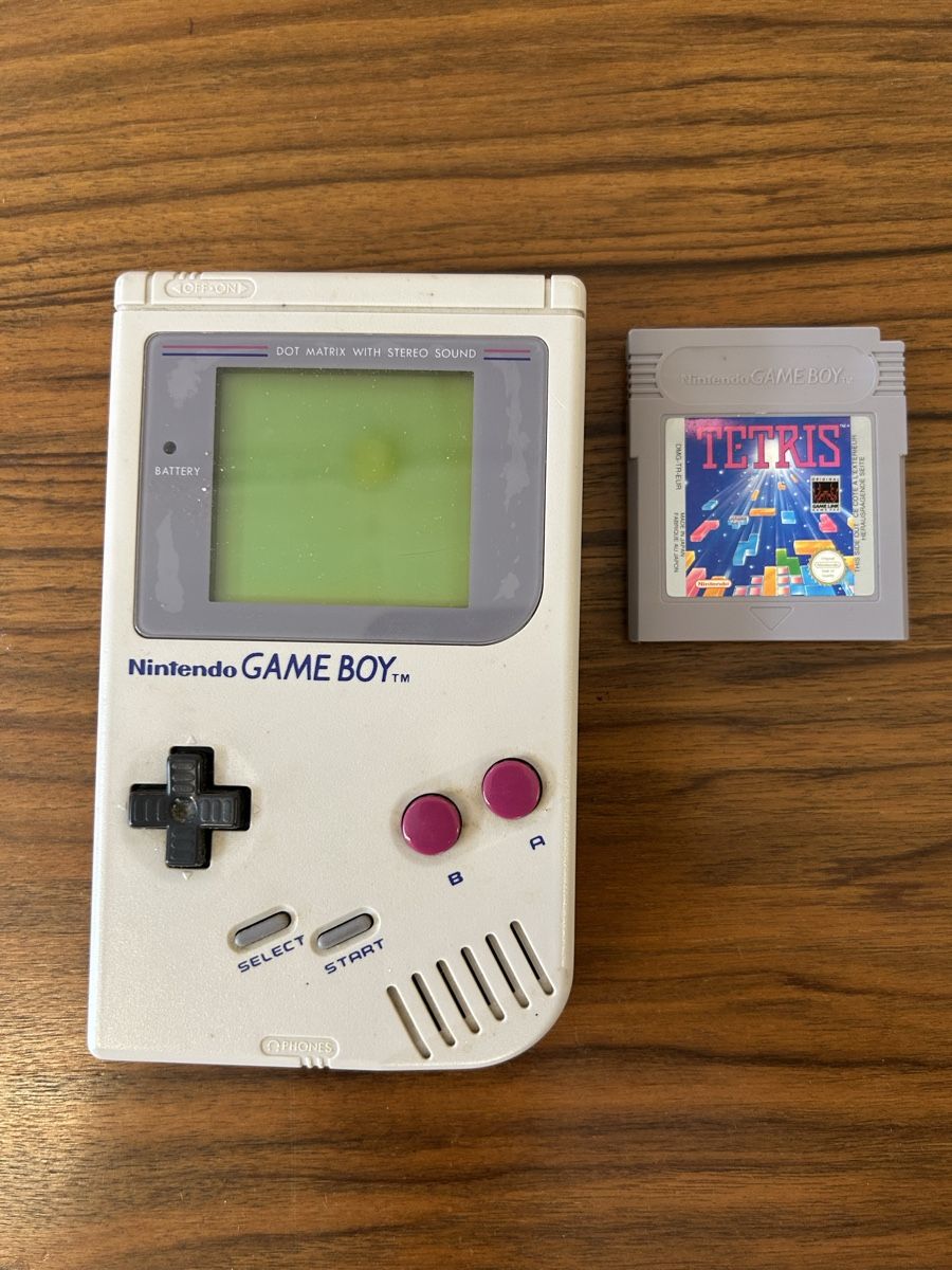 Nintendo Console: Nintendo Game Boy mit Tetris – Usato da Zürich venduto da BashasBrockenhaus