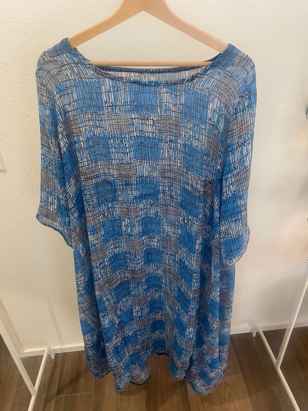 Kleider: Kleid oversized luftig Unikat blau Gr. 50 - 52 – Gebraucht aus Arlesheim von san_w9vr 1