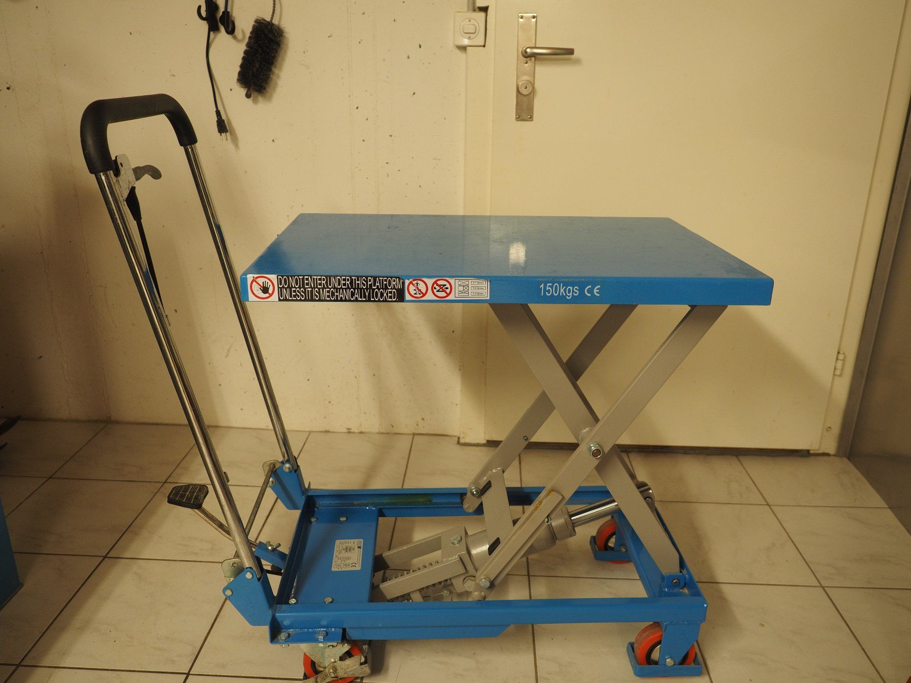 Tous les outils: Scheerenplatform-Wagen – D'occasion à Arboldswil par Alexis46 2