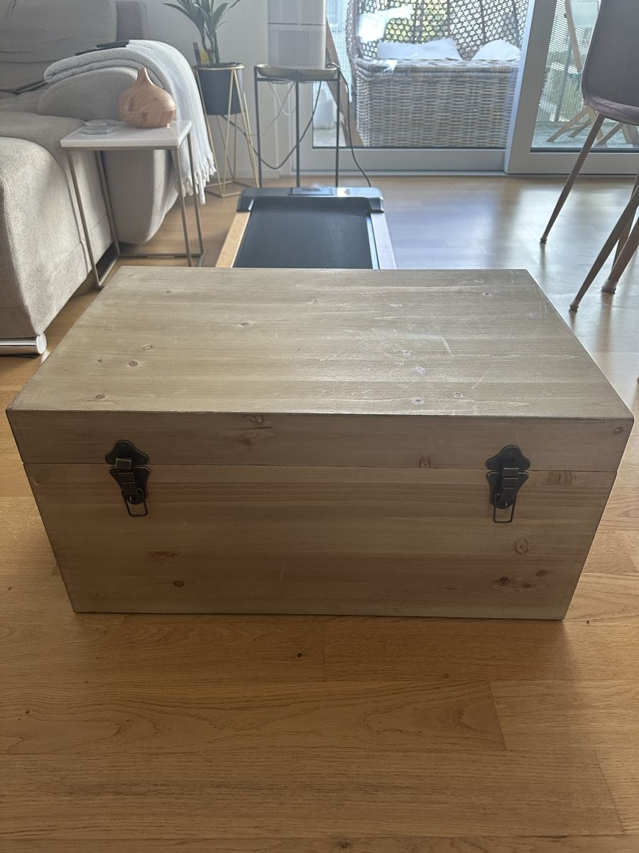 Cassapanche: Chest for storage - wood – Nuovo (secondo la descrizione) da Zürich venduto da ple_m9sc