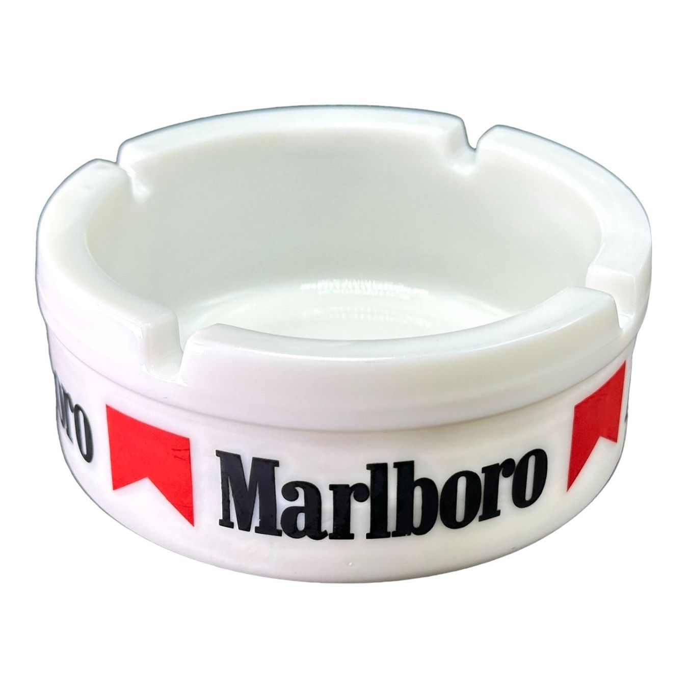 Marlboro Portacenere: Cendrier Marlboro en opaline blanche – Usato da Morges venduto da deco.vintage 6