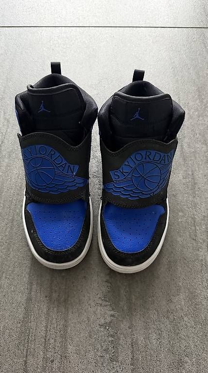 Scarpe per ragazzi: Air Jordan Kinder Sneakers Gr.35 – Usato da Pfäffikon ZH venduto da Ekgv