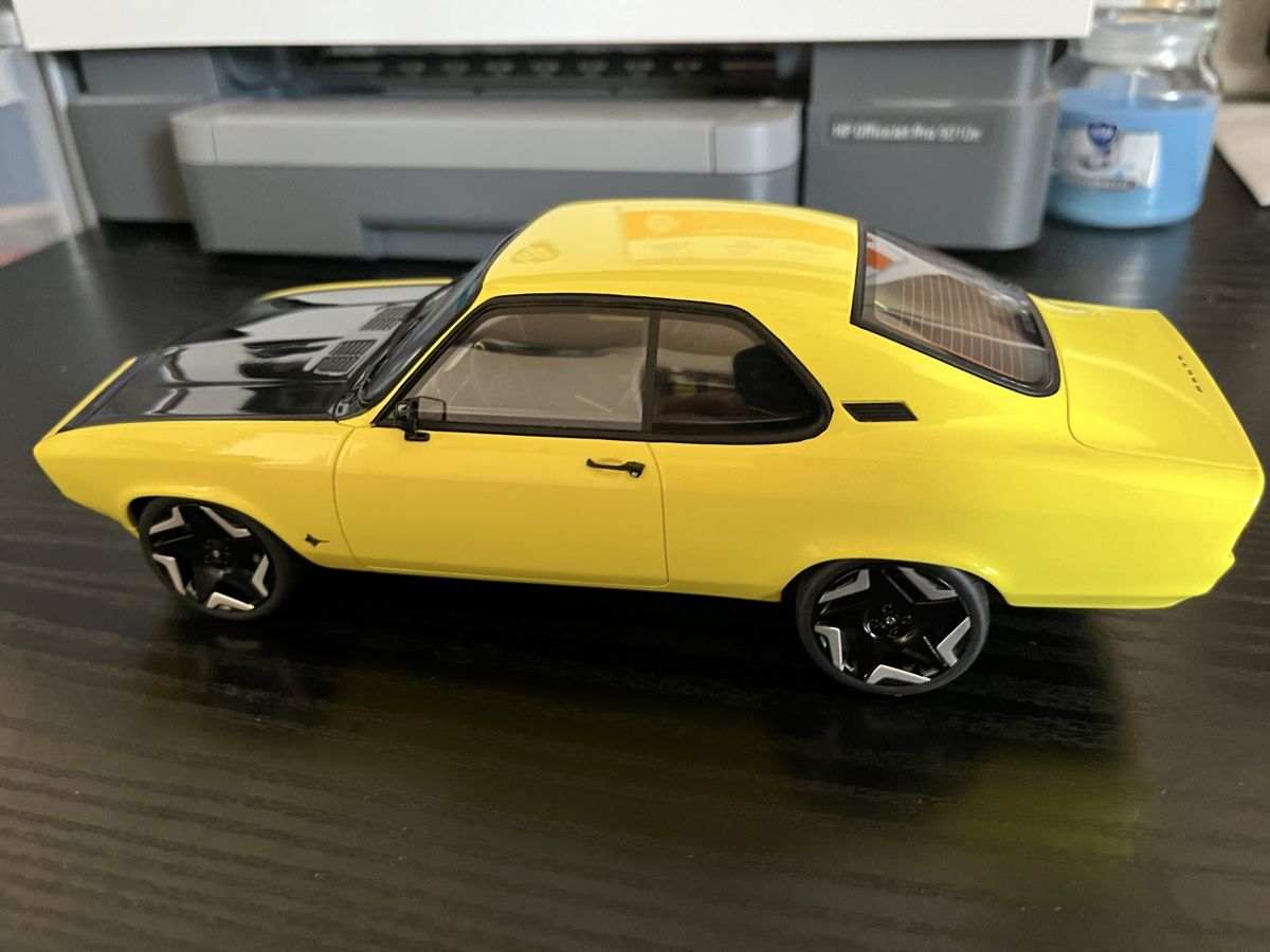Opel Modellini d'auto: Opel Manta E-Elektro. 1:18 Otto mit OVP – Nuovo e nell'imballaggio originale da Rümlang venduto da Papamoll4 5