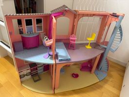 Barbie Puppenhaus mit Zubehör gebrauchter Zustand