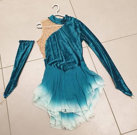 Eislaufkleid Gr. 176/34
