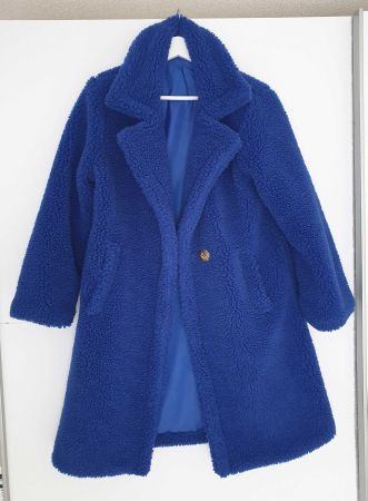 Neuer, blauer Damen Teddymantel 1 Seize gross geschnitten