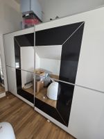 Kleiderschrank 