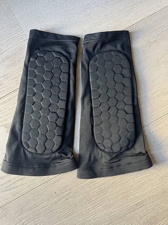 Guanti & manicotti: Set MTB Ginocchiere ONeal IPX + Guanti 100% – Usato da Breganzona venduto da Nickkk092 4