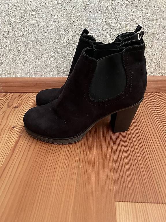 Damenschuhe: Stiefel – Gebraucht aus Ittigen von sel_fm7s