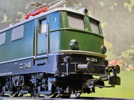 Märklin 3037 _ Lokomotive BR 141 211-3 DB _ OVP _ AC Spur H0