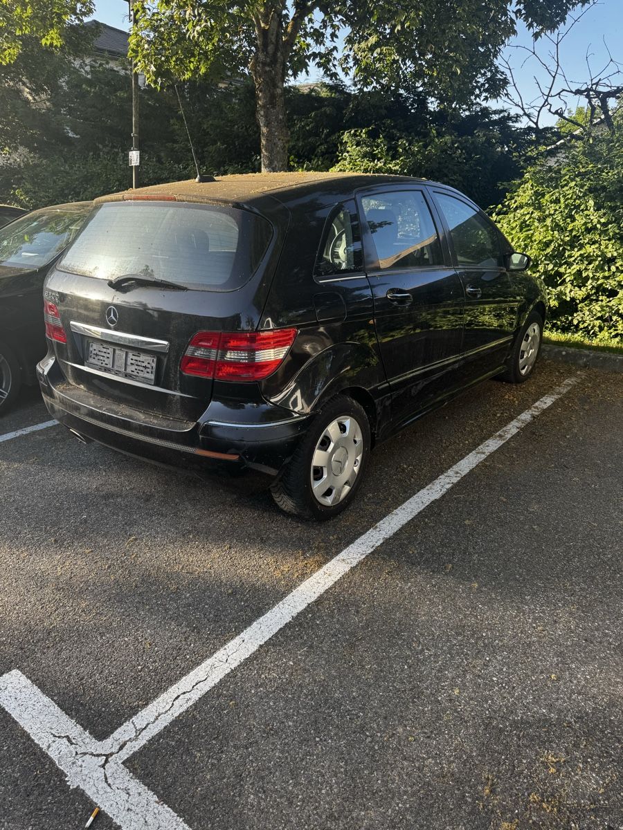 Autos: Mercedes classe B200 – Defekt aus Châtelaine von Bibaxx 2