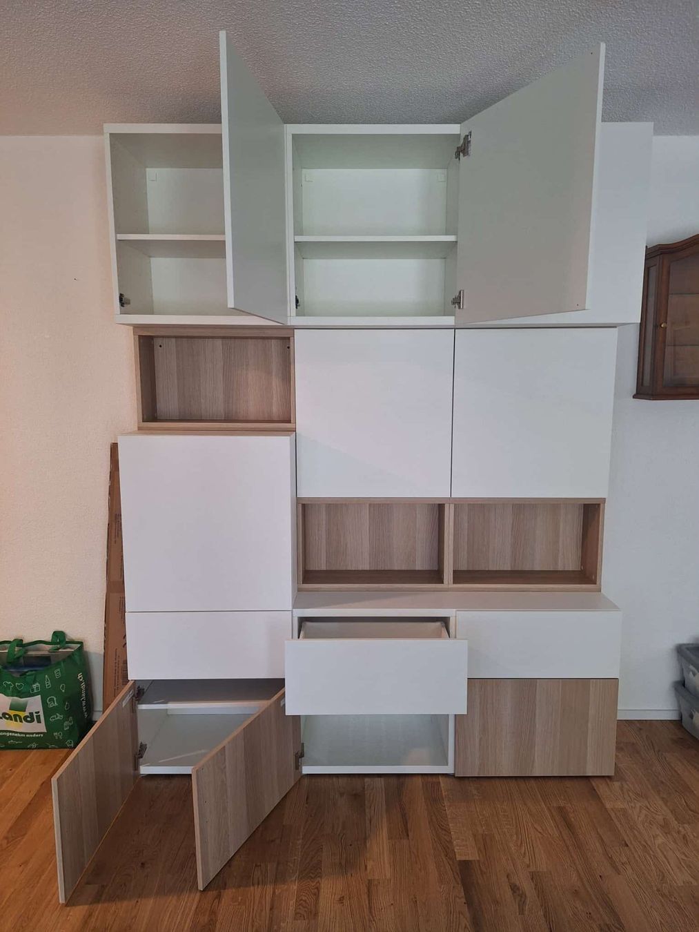 Ikea Scaffali: Neuwertige Wohnwand von Ikea – Usato da Zürich venduto da Theburrenclan 1