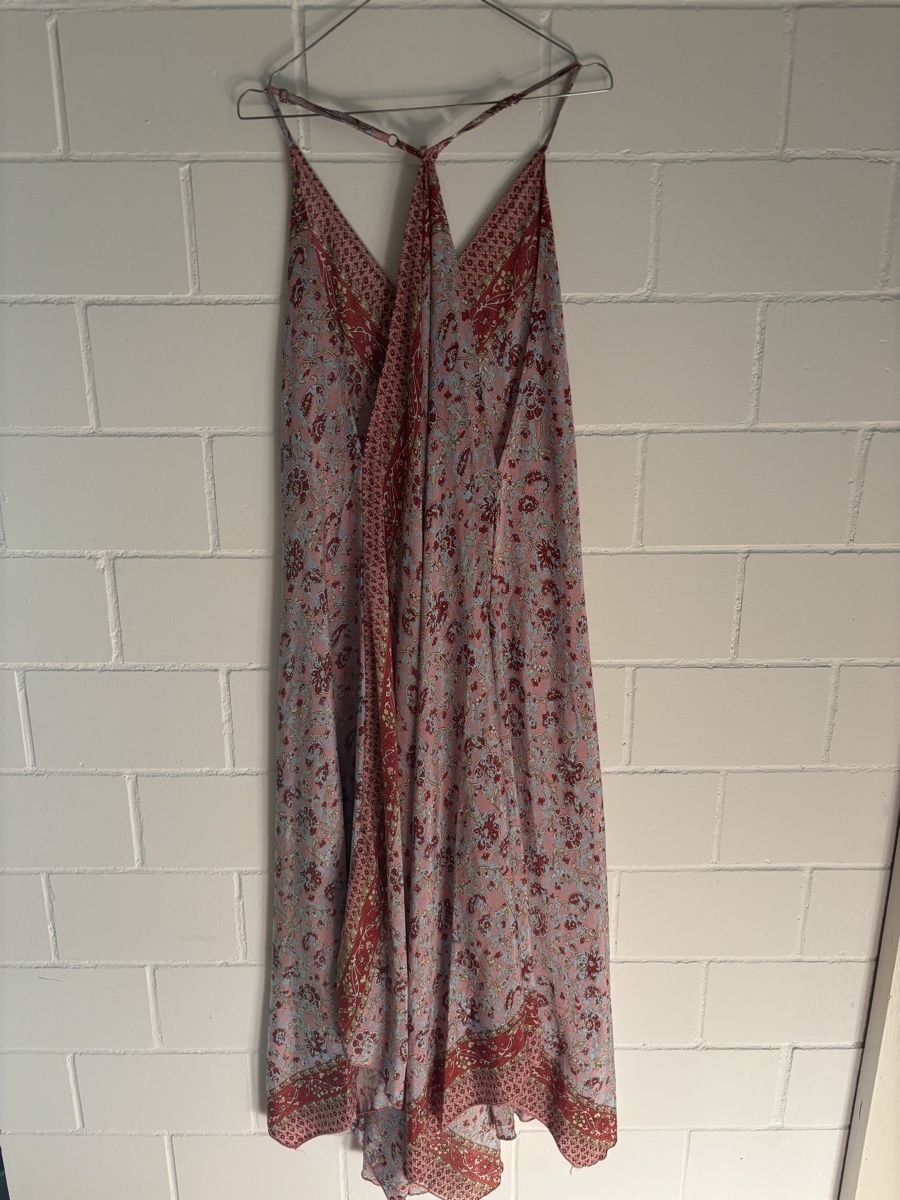 Kleider: Maxikleid mit Blumenmuster Grösse S-L – Gebraucht aus Eggenwil von fur_5p96 4