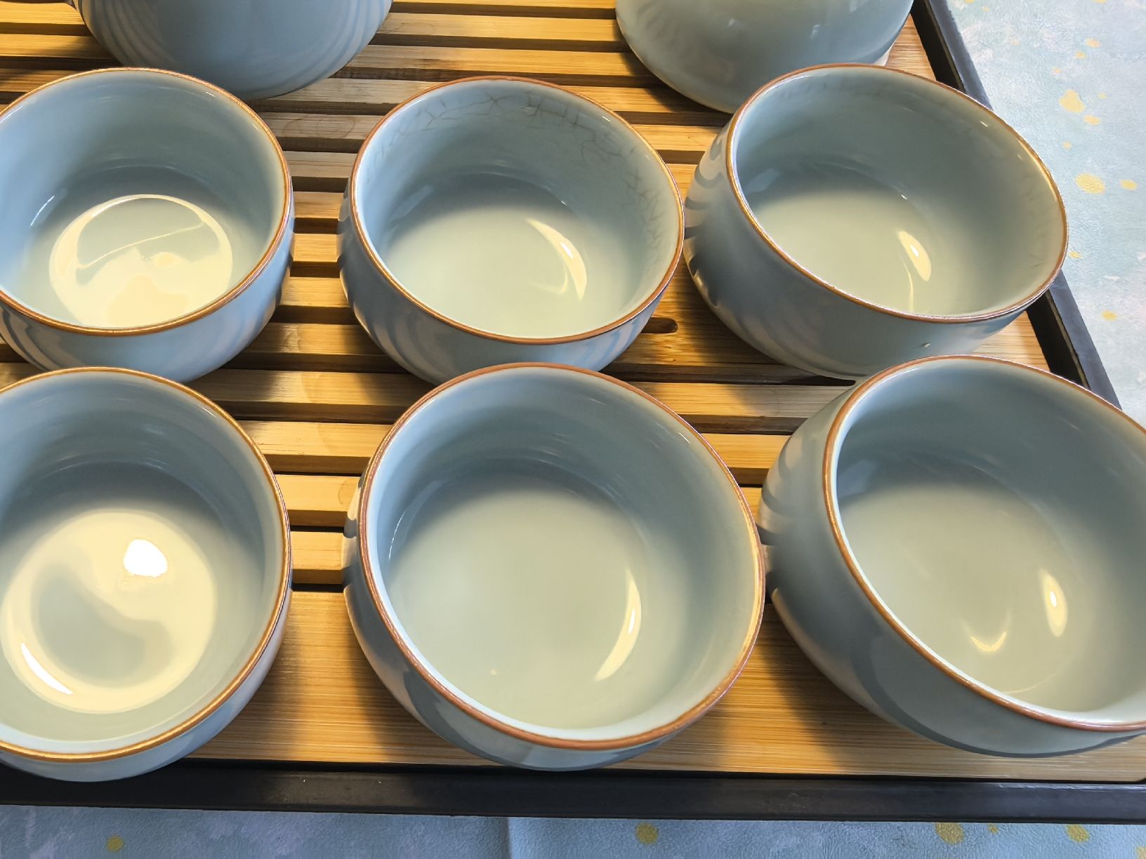 Geschirrsets: Edles Tee-Set, komplett mit Zubehör und Serviertablett. – Neu (gemäss Beschreibung) aus Bassersdorf von Sport_4_life 4