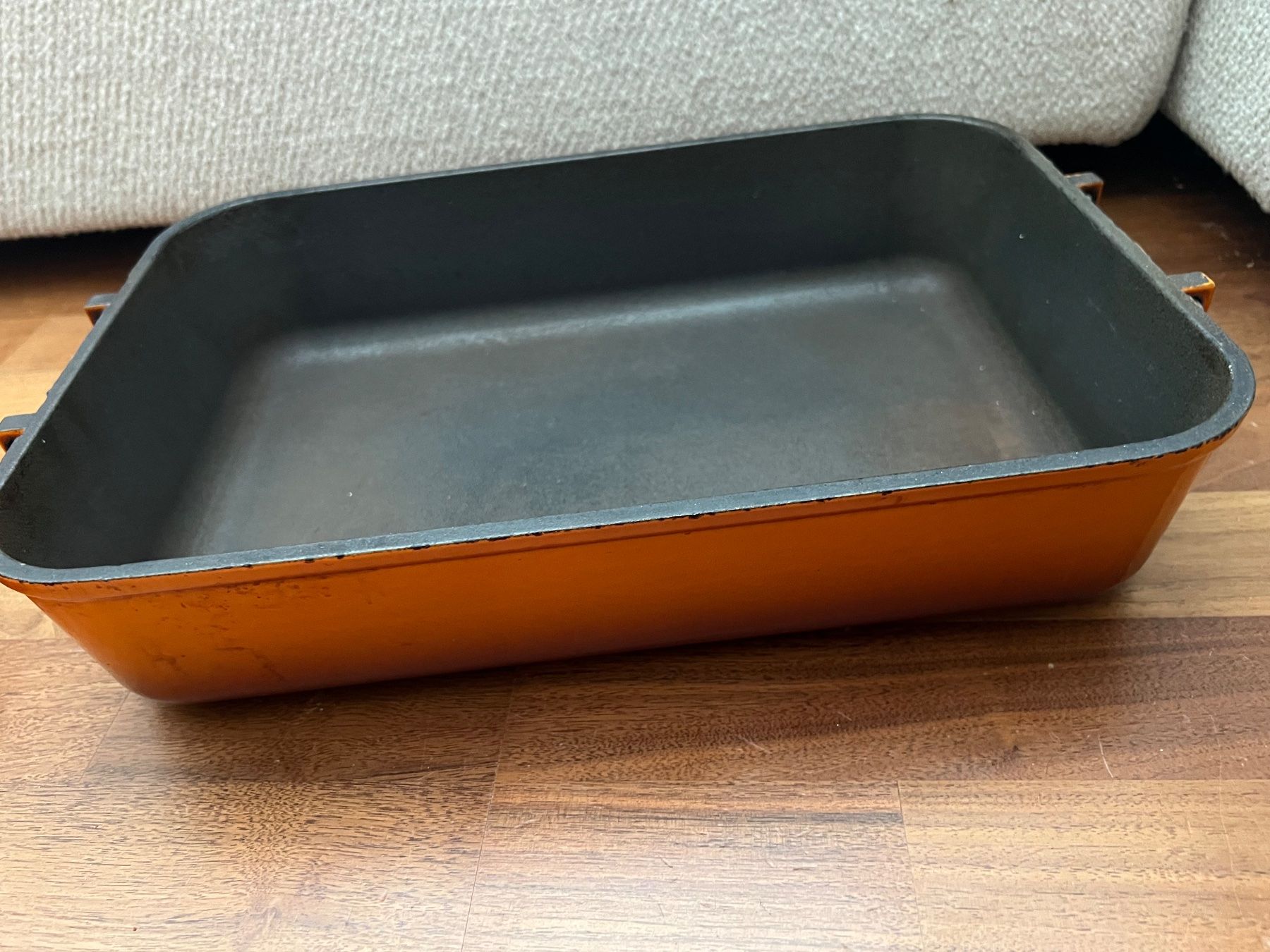 Teglie da forno: Orange Bräter mit Deckel Gusseisen Auflaufform – Usato da Jona venduto da Sariksa 2