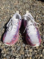 Asics Laufschuhe Damen Grösse 40.5 weiss bunt guter Zustand