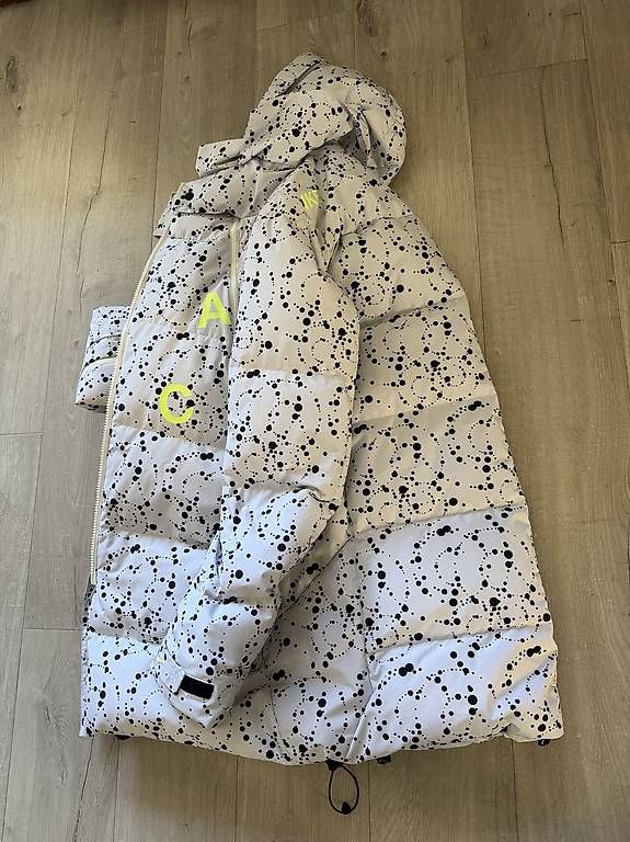 Giacche: NikeLab ACG Down-Fill Parka White/Black Volt – Usato da Signau venduto da WhiteyWyss 3