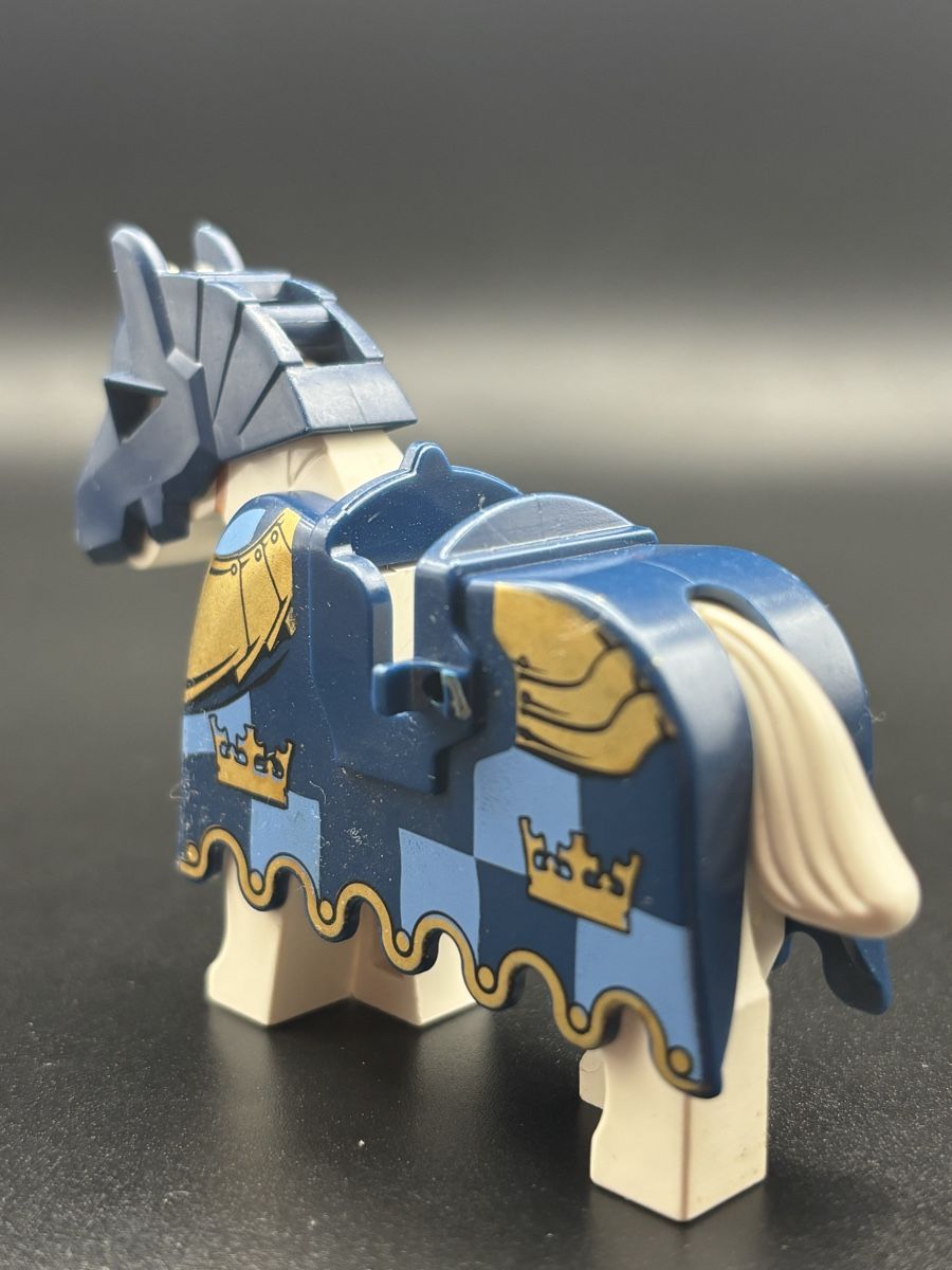 Lego Spielzeuge: Lego Castle Pferd mit Rüstung – Gebraucht aus Winterthur von Diwolf 3