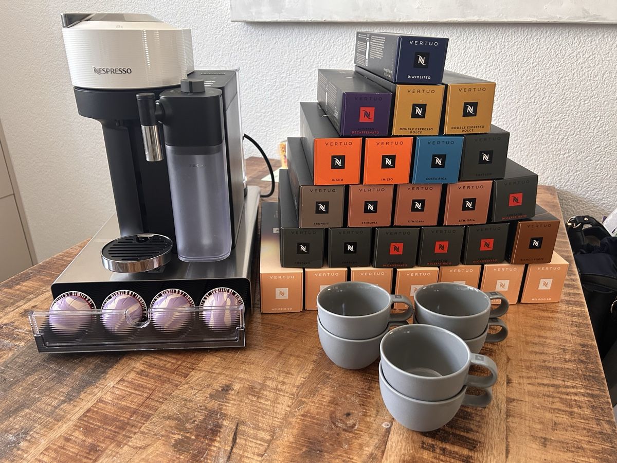 Nespresso Macchine per caffè & Macchine per espresso: Gran Lattissima + 340 Kapseln – Nuovo (secondo la descrizione) da Thun venduto da Anni1977 8